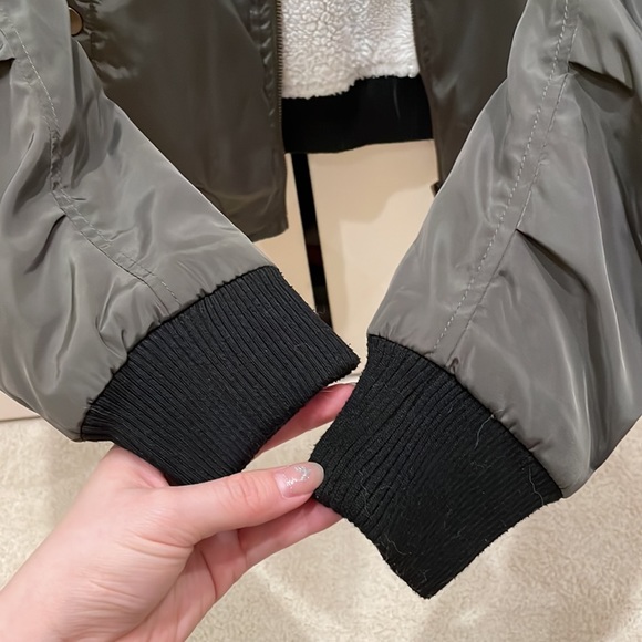 warm military green jacket - Picture 6 of 9